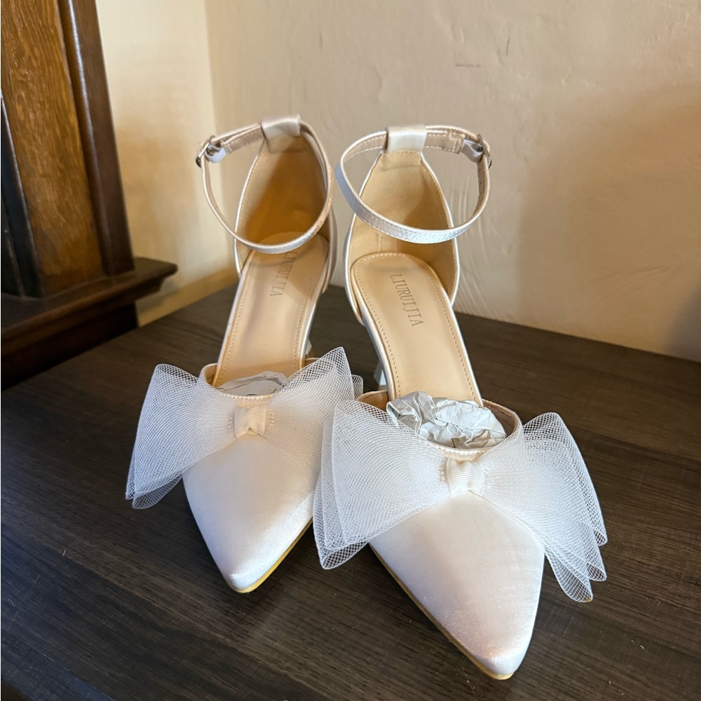White Bow Heels